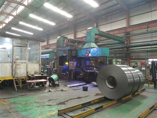 Máquina fría de inversión automática del molino de la alta precisión para las tiras de metal