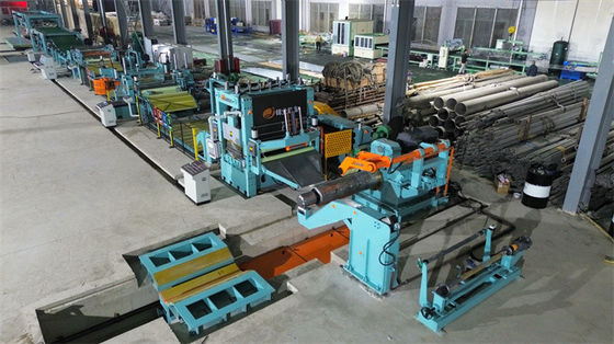 Línea de corte por servo de alta precisión a longitud para bobinas de acero inoxidable con recorte de bordes